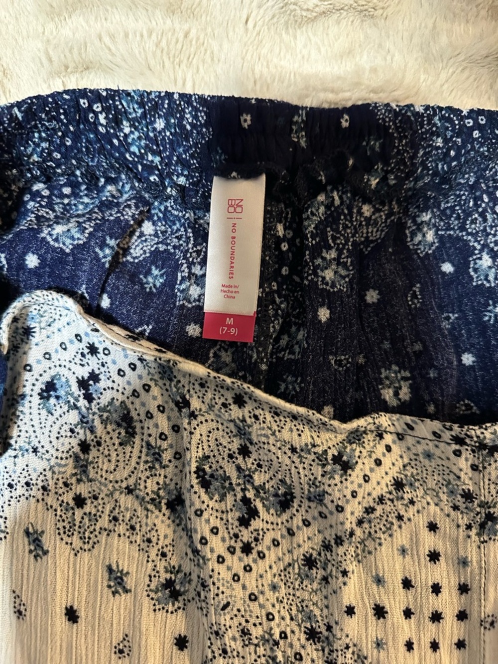 No Boundaries Blue and White Printed summer pants - Picture 2 of 7